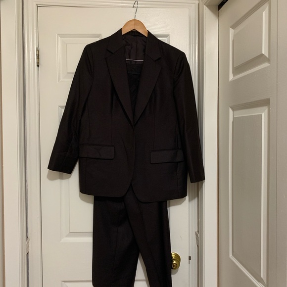 Classic Brown Suit - Picture 6 of 7